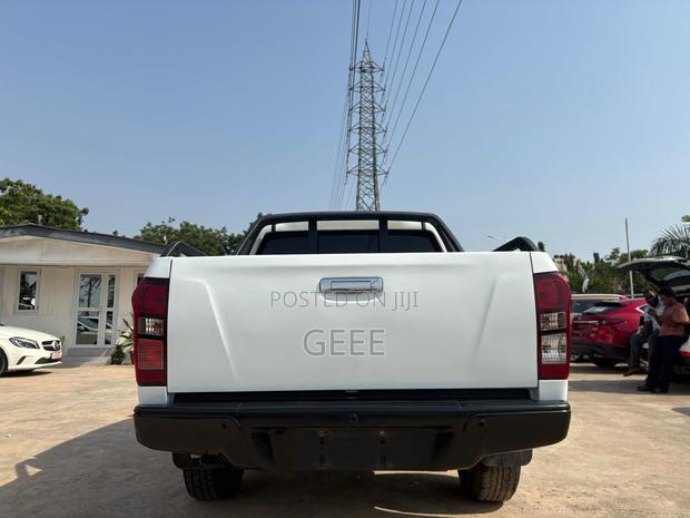 Isuzu D-MAX 2018 White