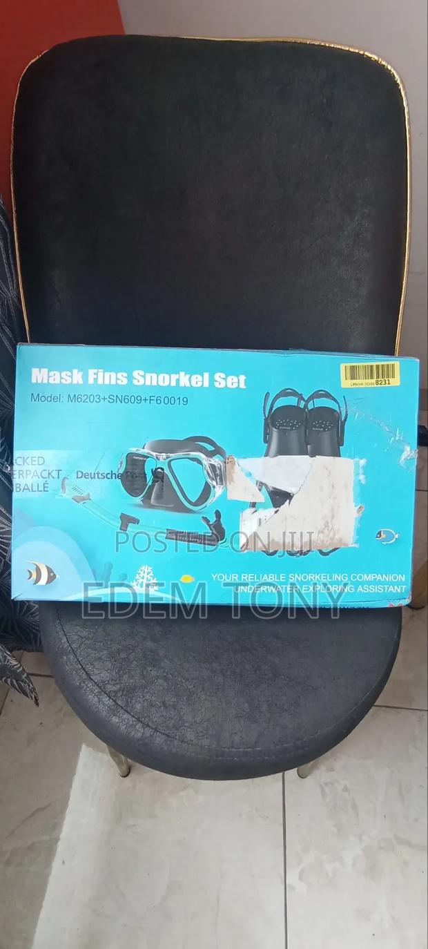 Mask Fins Snorkel Set for Adults photo 3