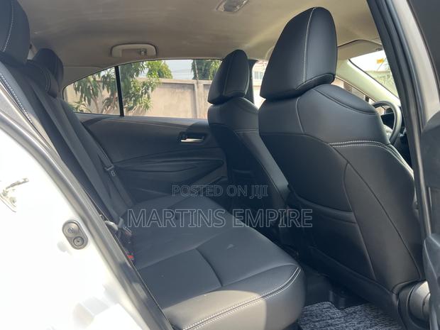 Toyota Corolla LE 2022 White