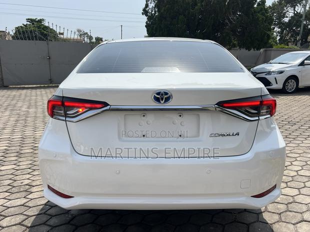 Toyota Corolla LE 2022 White