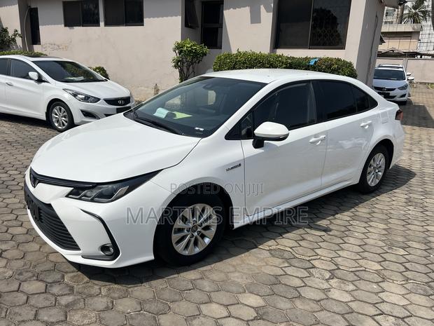 Toyota Corolla LE 2022 White