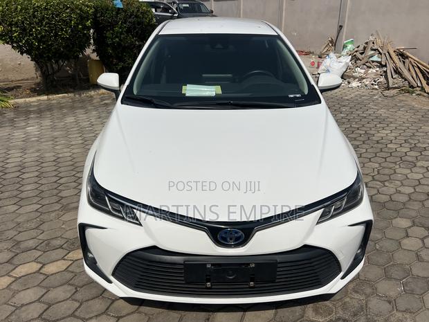 Toyota Corolla LE 2022 White