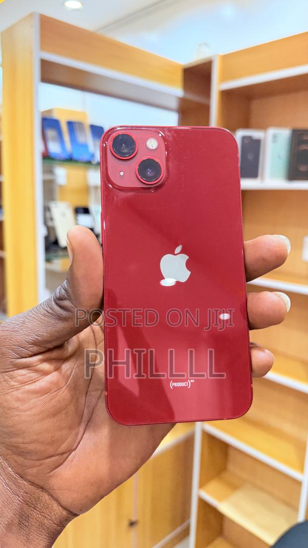 Apple iPhone 13 128 GB Red · Photo 1