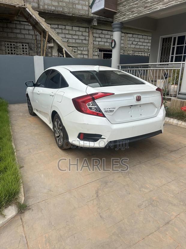 Honda Civic EX Sedan 2018 White