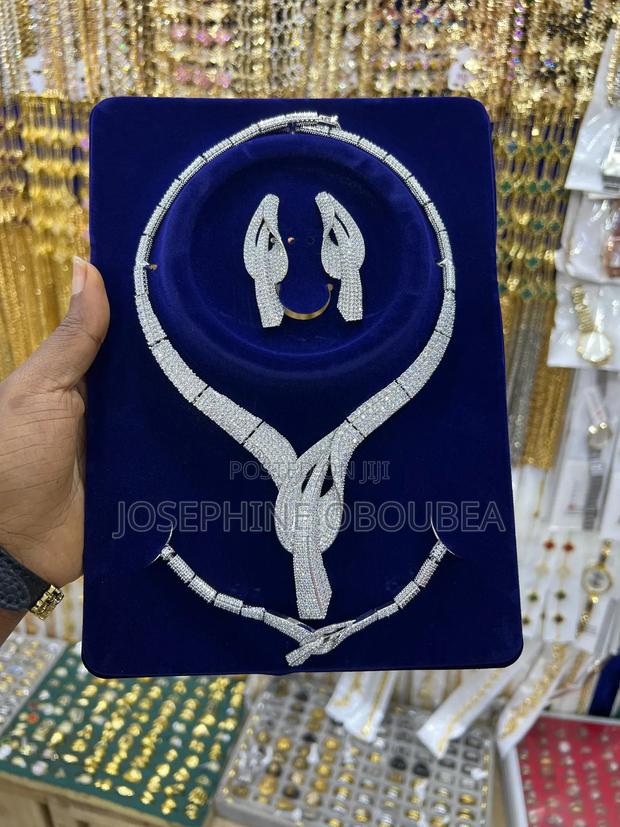 Zirconia Set O Necklace photo 2