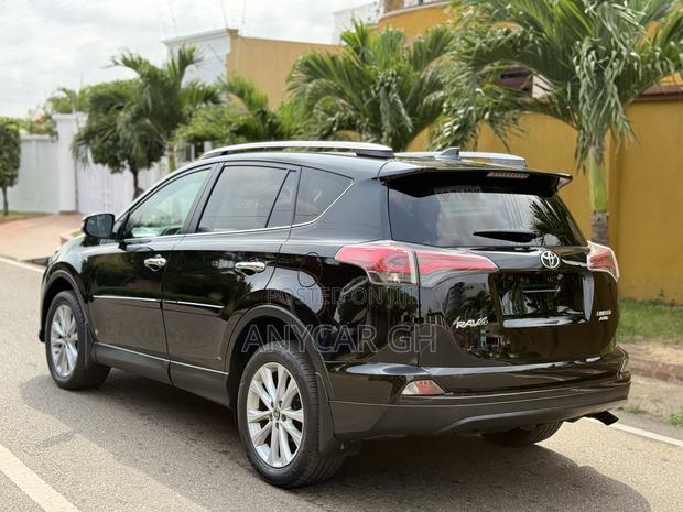 Toyota RAV4 Limited 4dr SUV (2.5L 4cyl 6A) 2018 Black