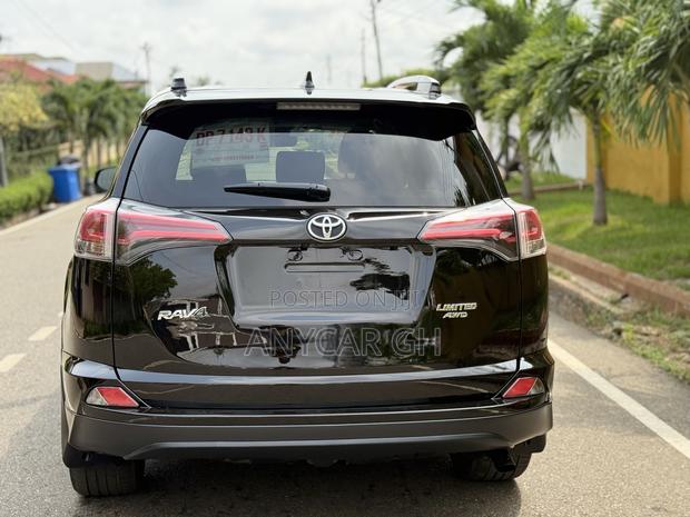 Toyota RAV4 Limited 4dr SUV (2.5L 4cyl 6A) 2018 Black