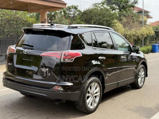 Toyota RAV4 Limited 4dr SUV (2.5L 4cyl 6A) 2018 Black