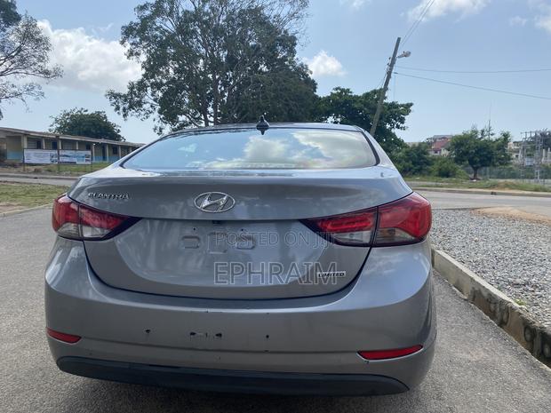 Hyundai Elantra SE 4dr Sedan (1.8L 4cyl 6A) 2014 Silver