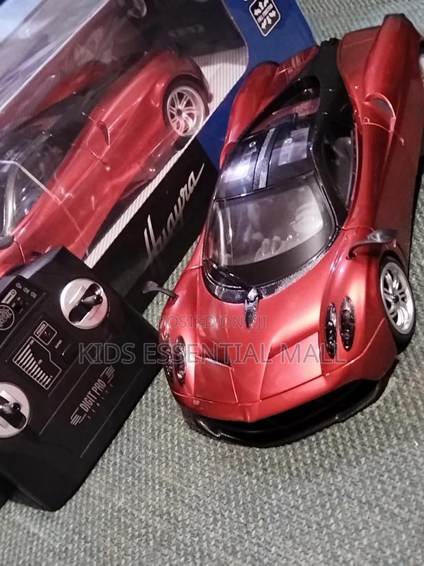 Pagani Huayra photo 2