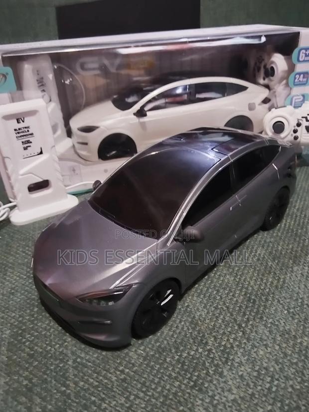 Tesla Model X photo 4