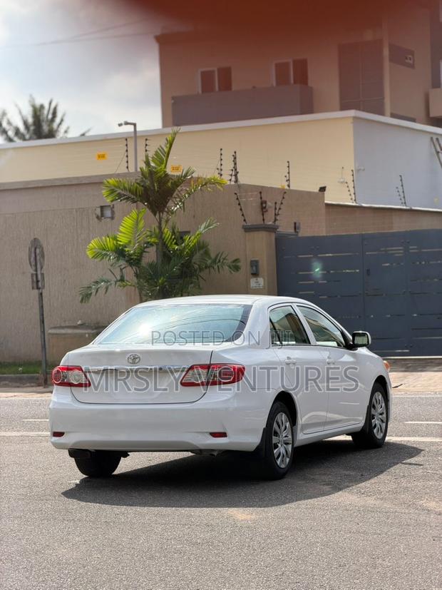 Toyota Corolla 2013 White