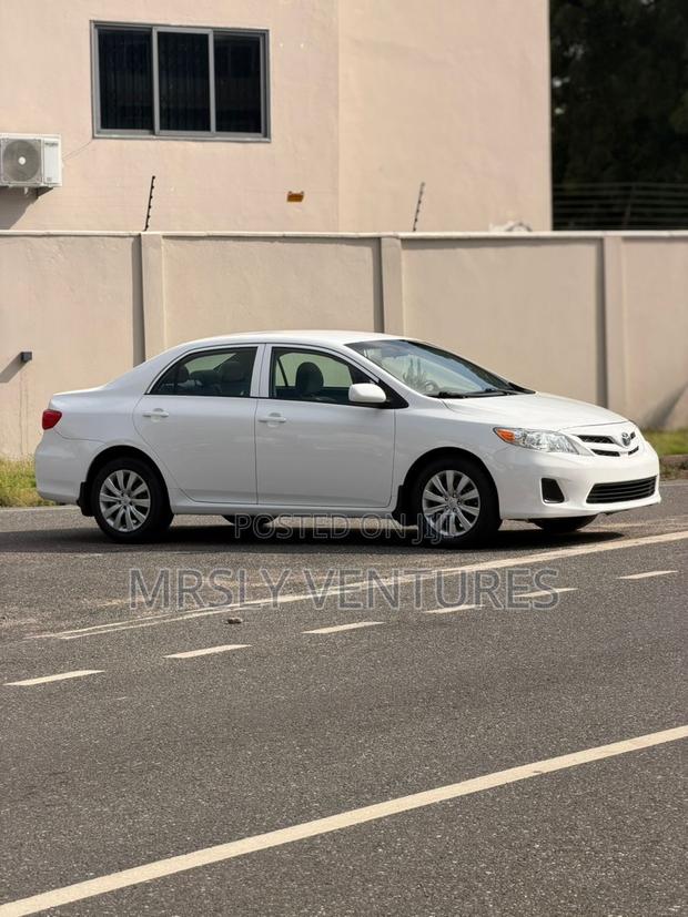 Toyota Corolla 2013 White
