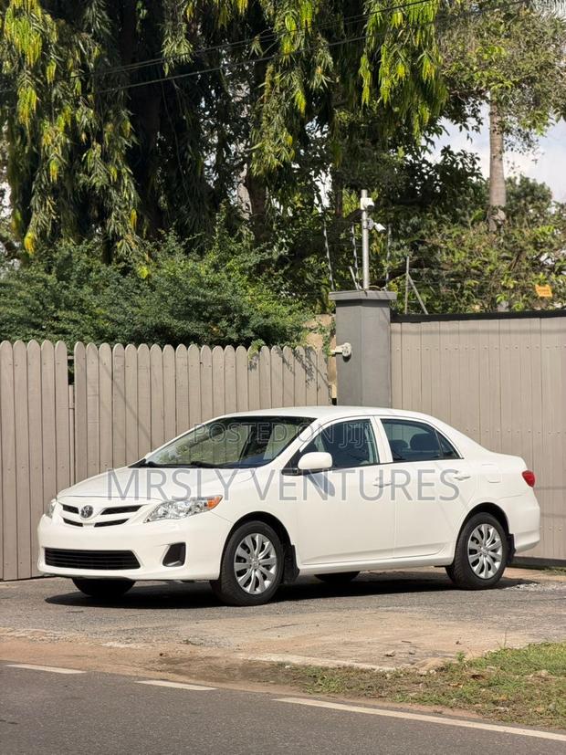 Toyota Corolla 2013 White