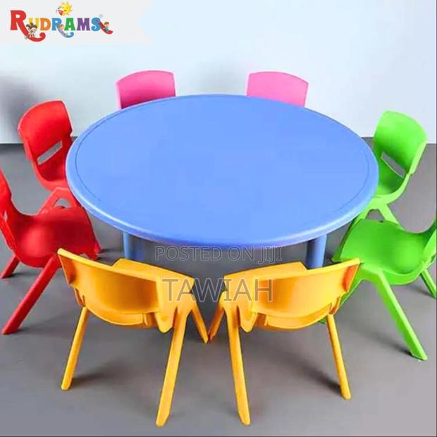Round Table · Photo 2