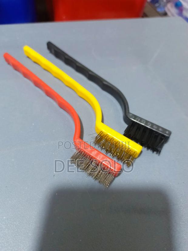 Iron Brush for Oven Cleaning photo 2