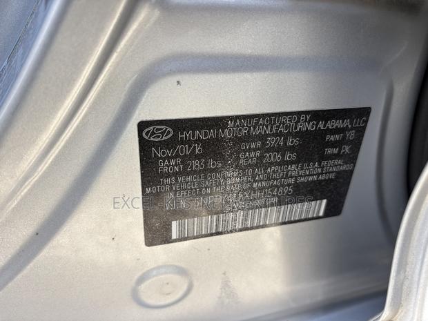 Hyundai Elantra SE Sedan FWD (2.0L 4cyl 6M) 2017 Silver