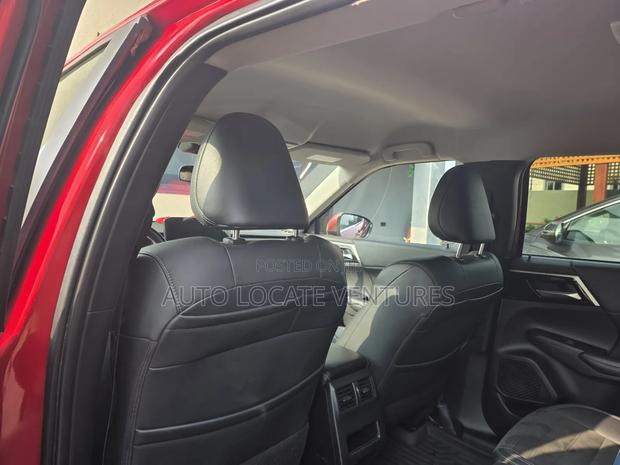 Mitsubishi Outlander SE 2023 Red
