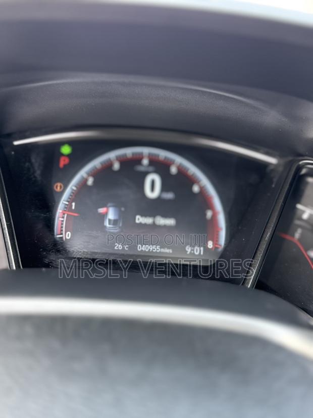 Honda Civic Sport 4dr Hatchback (1.5L 4cyl) 2017 White