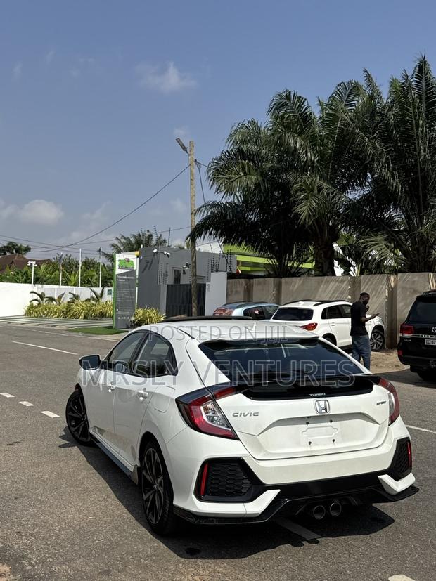 Honda Civic Sport 4dr Hatchback (1.5L 4cyl) 2017 White