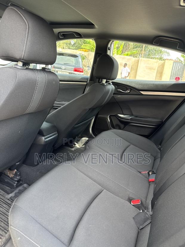 Honda Civic Sport 4dr Hatchback (1.5L 4cyl) 2017 White