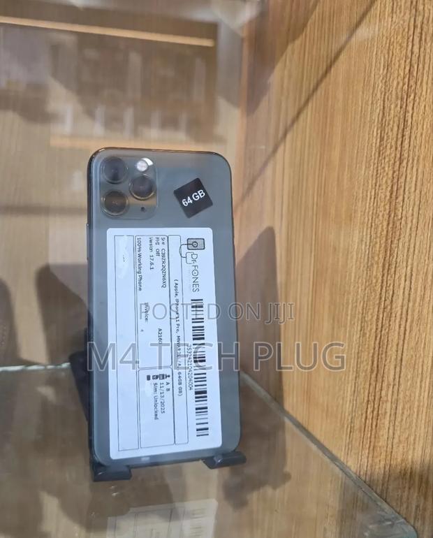 Apple iPhone 11 Pro 64 GB Gray · Photo 3