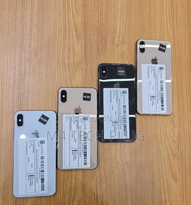 Apple iPhone XS Max 64 GB White · Photo 2