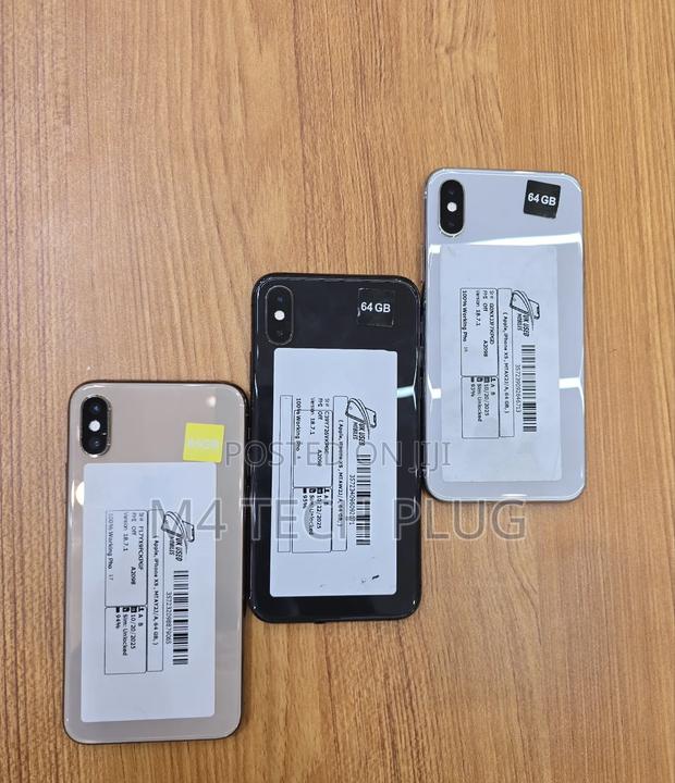 Apple iPhone XS 64 GB Gold · Photo 3