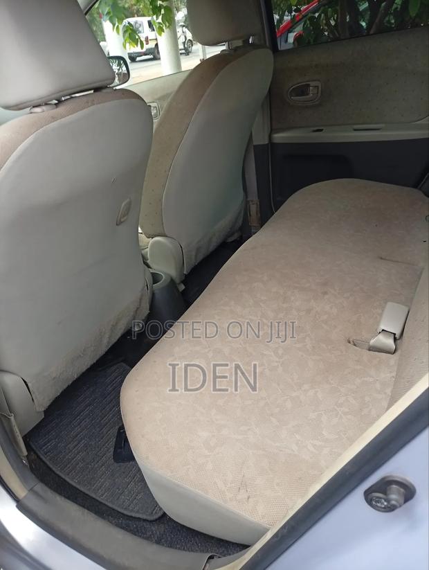 Toyota Vitz 1.5 FWD 5dr 2014 Silver photo 5