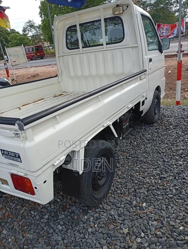 Daihatsu Hijet 1999 White photo 3