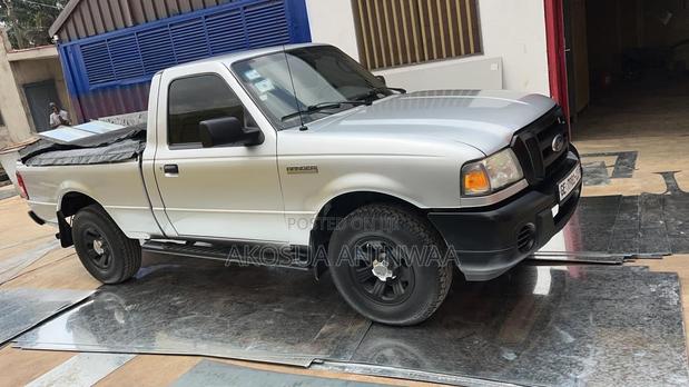 Ford Ranger Wildtrak 2012 Silver photo 2