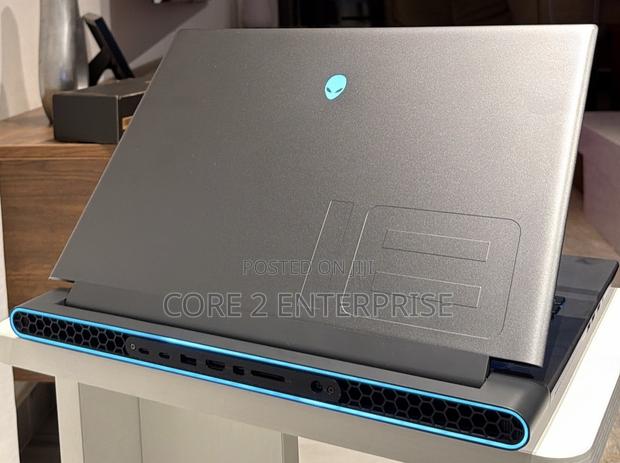 Laptop Dell Alienware M18 R2 32GB Intel Core I9 SSD 1T photo 2