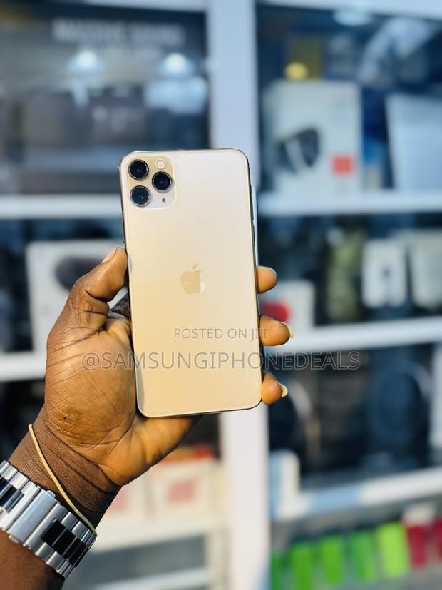 Apple iPhone 11 Pro Max 64 GB Gold