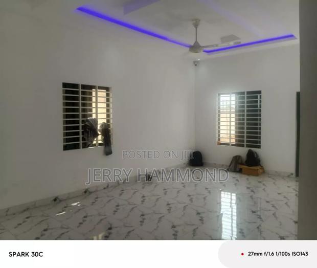 3bdrm House in Okpoi Gonnor, New Town for sale · Photo 2
