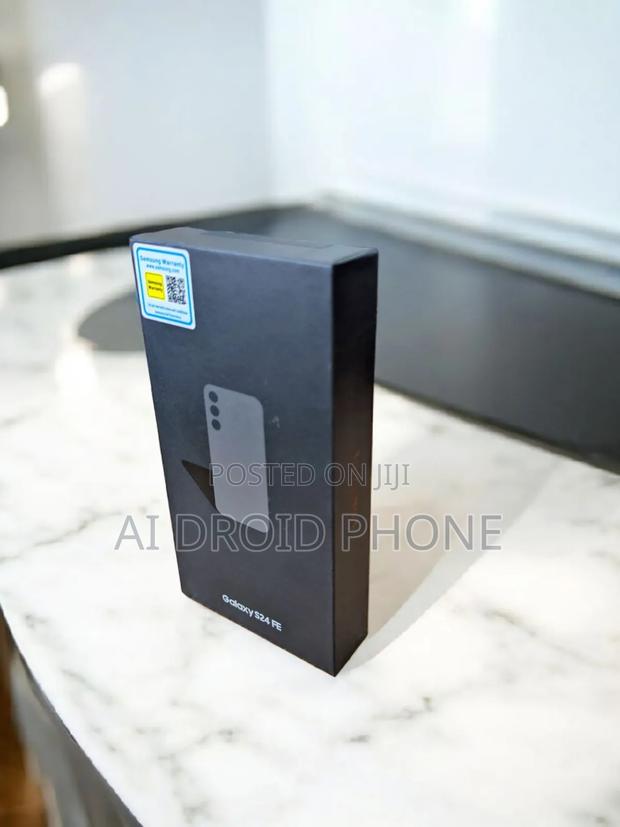 New Samsung Galaxy S24 FE 128 GB Blue
