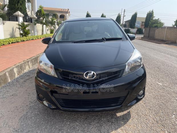 Toyota Vitz 1.3 FWD 5dr 2014 Black