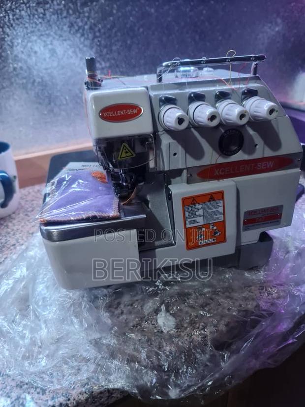 Knitting Machine · Photo 4