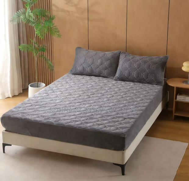 Curtains, Bedsheets,Towels, Pillow, Curtain Rod Etc photo 3