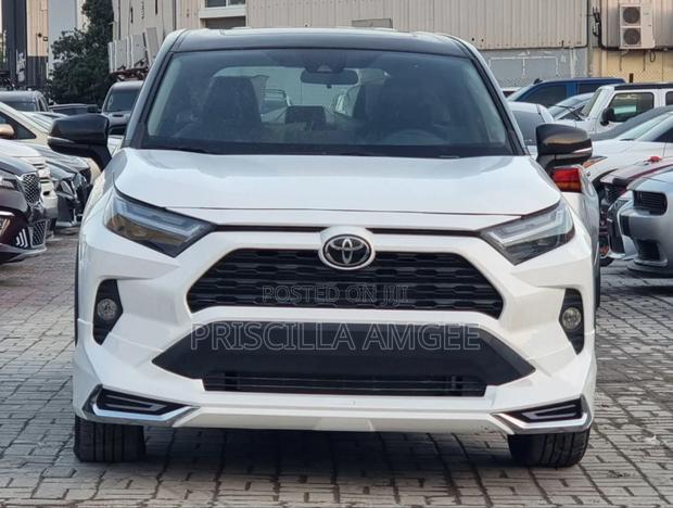 Toyota RAV4 2021 White