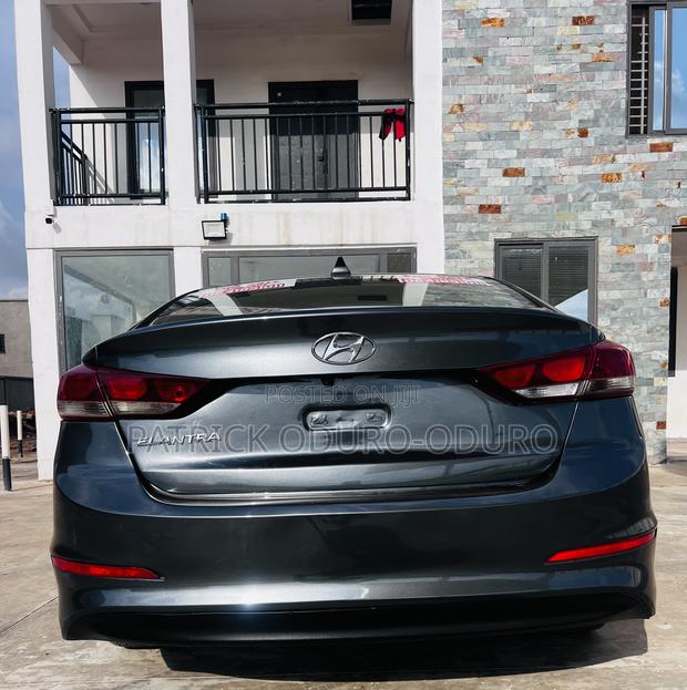 Hyundai Elantra SEL 2018 Gray