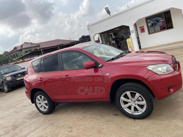 Toyota RAV4 2010 photo 4