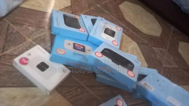 Universal 5g Lte Mifi With Display Screen photo 6
