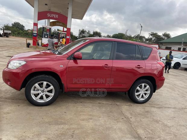 Toyota RAV4 2010 photo 5