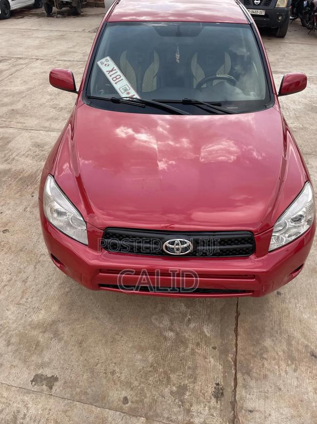 Toyota RAV4 2010 photo 2