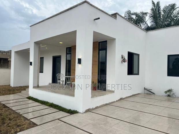 3bdrm House in Pokuase for sale