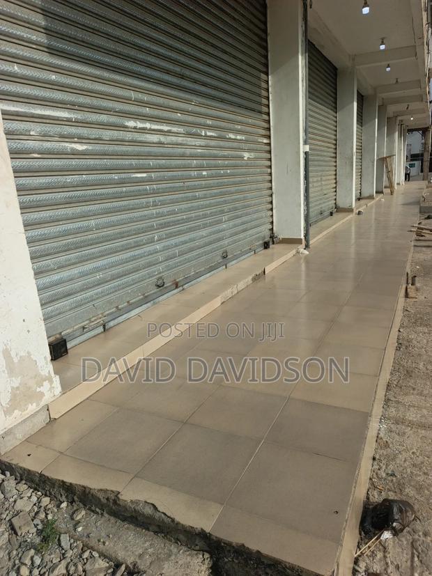 Shop Main Roadside · Photo 4