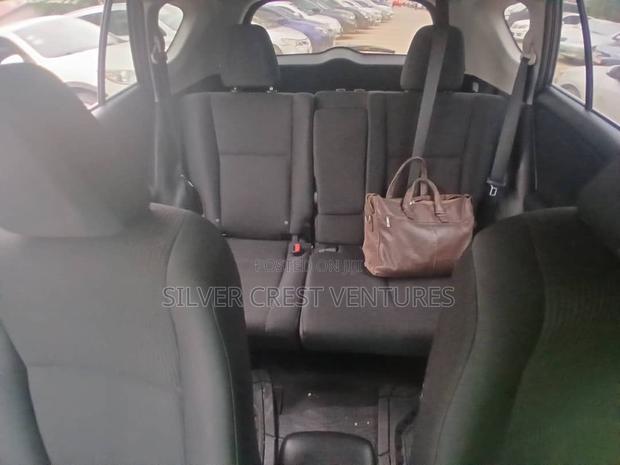 Toyota RAV4 LE 4dr SUV AWD (2.5L 4cyl 6A) 2018 Gray