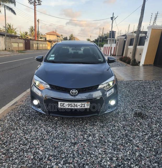 Toyota Corolla S 4dr Sedan (1.8L 4cyl CVT) 2015 Gray