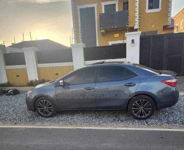 Toyota Corolla S 4dr Sedan (1.8L 4cyl CVT) 2015 Gray