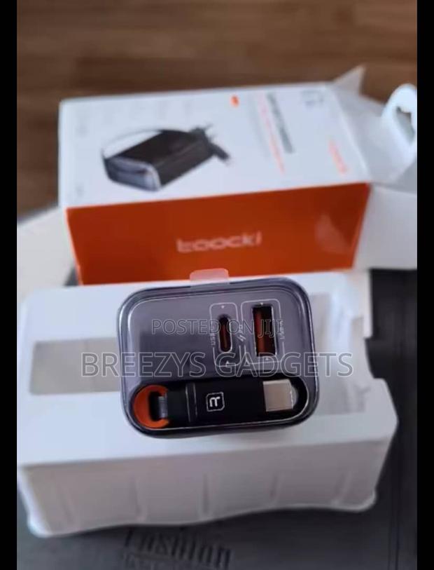 Toocki 67w Gan Usb C Charger With Retractable Type C Cable photo 8